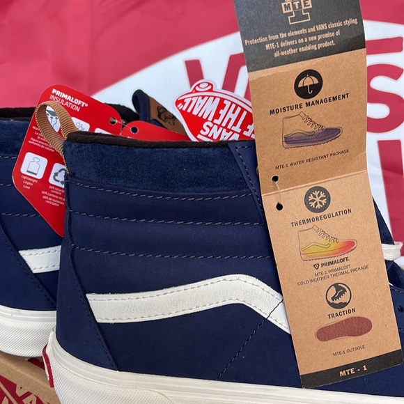 Vans Men’s Sk8-Hi Mte-1
Dress Blues/Nubuck
VN0A5HZYA07
boots - sneakers - Picture 15 of 16